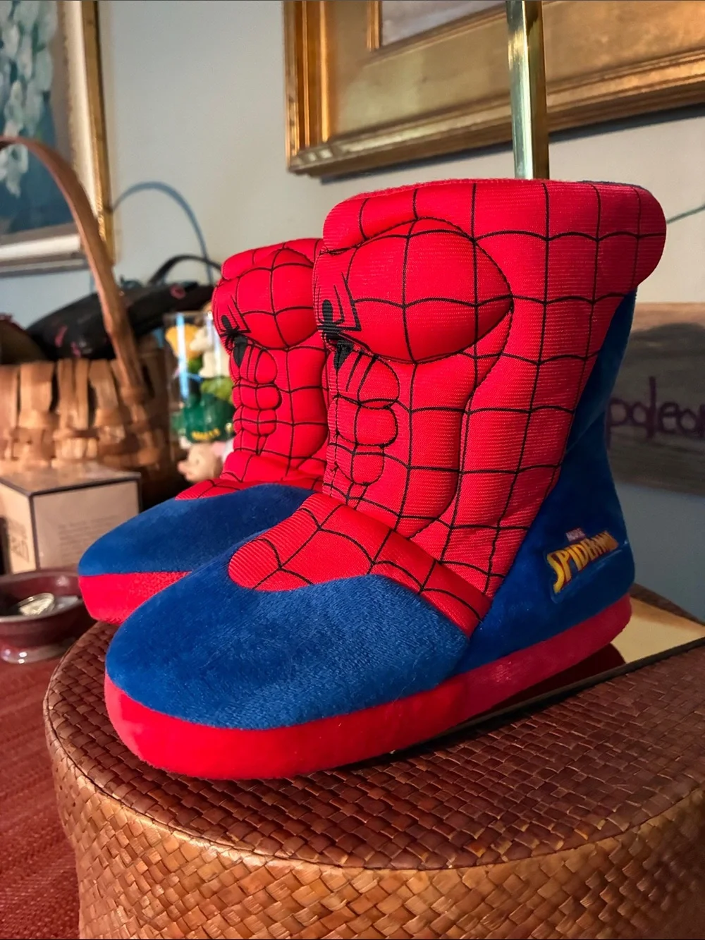 Marvel Spider-Man boys' bootie slippers SZ 9/10